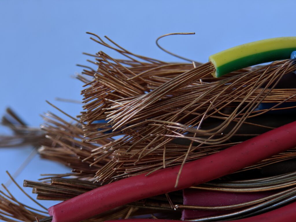 Como lucrar com a reciclagem de cabos de cobre hoje